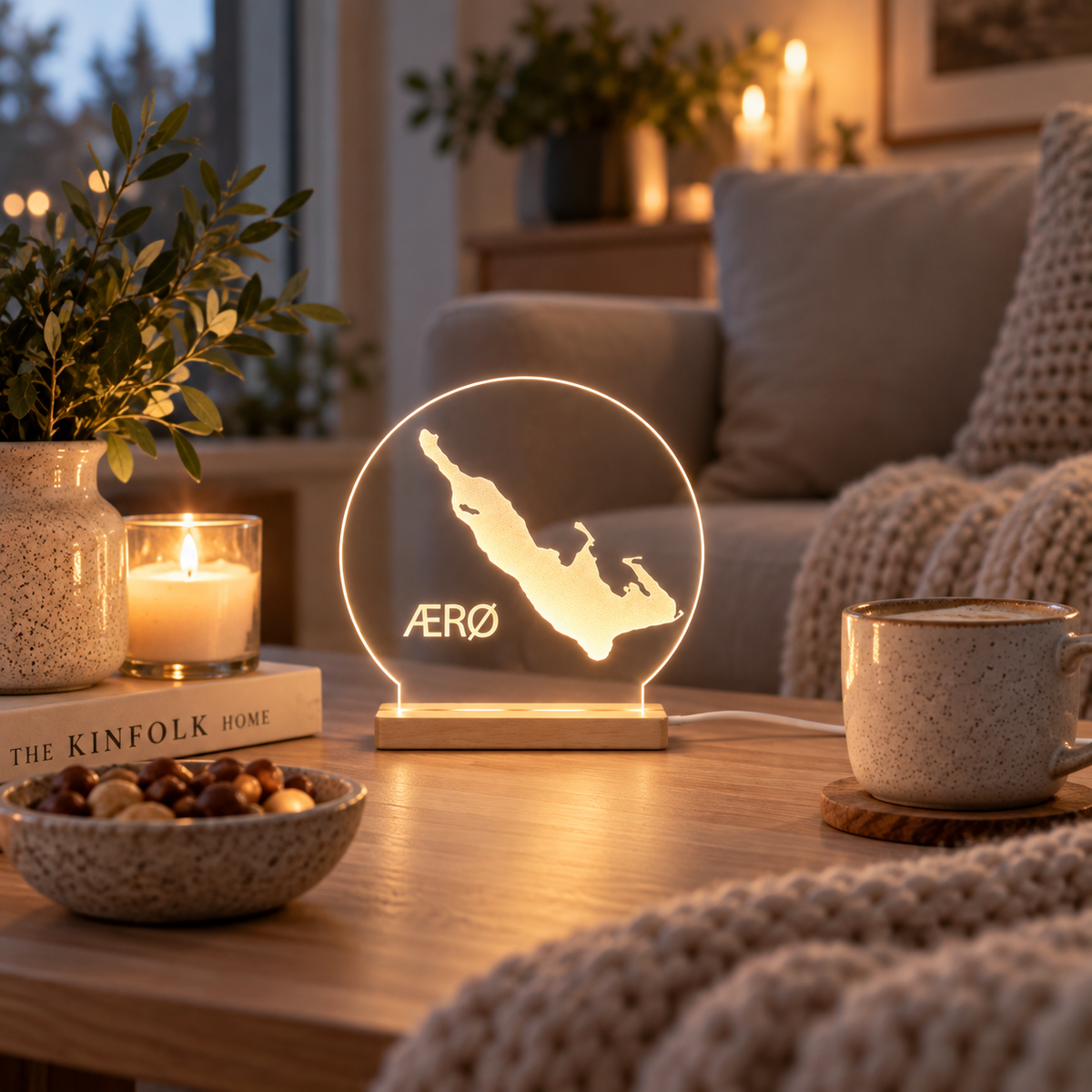 Ærø 15 cm - LED lys fra Dejligelys på sofabord