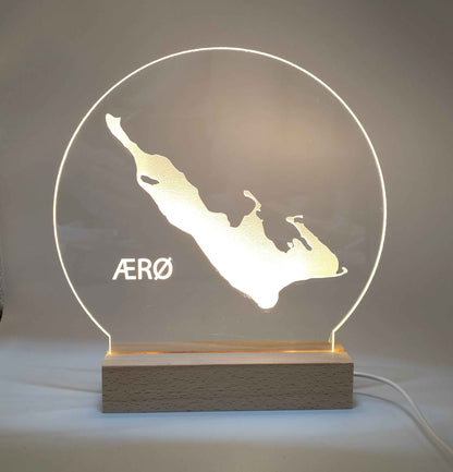 Ærø på LED lys fod - Dansk produceret 20 cm akryl lys